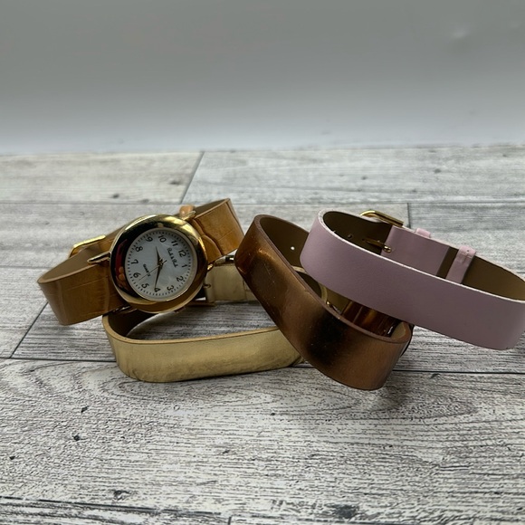 Peak and peck gold mother of pearl watch with interchangeable bands - Picture 2 of 4